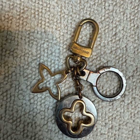 Louis Vuitton Gold and Silver Flower Keychain - Picture 3 of 3